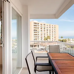 Amplio Con Vistas Al Mar Y Piscina En Apartment